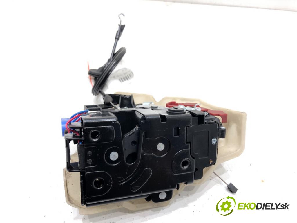 VW GOLF V Kombi 2007 75 kW 1.6 1595 zámok dveře pravý zadní část 