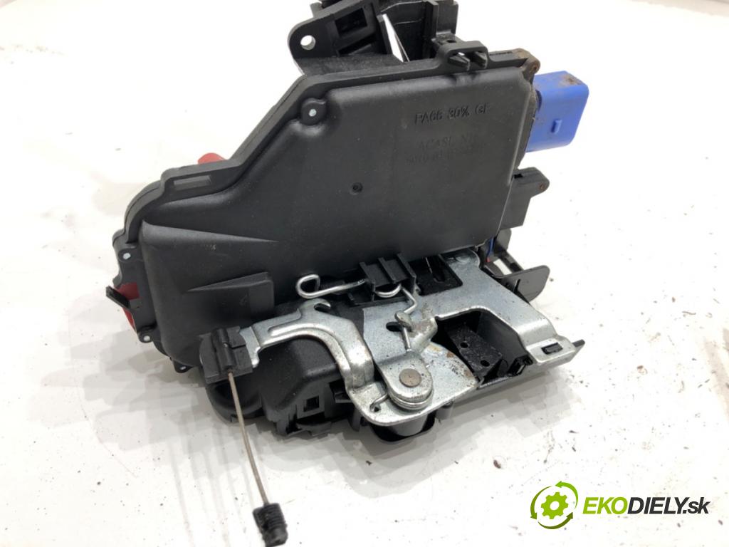 VW GOLF V Kombi 2007 75 kW 1.6 1595 zámok dveře pravý zadní část