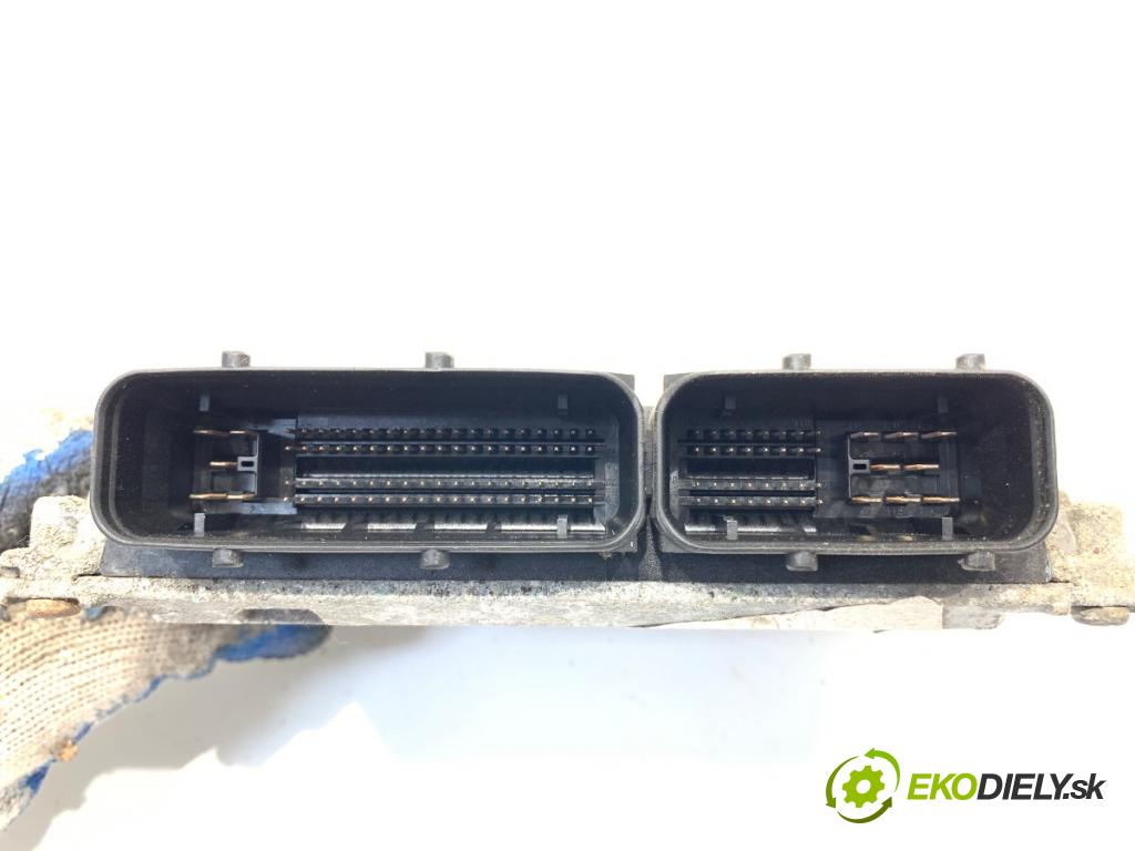 VW GOLF V Kombi 2007 75 kW 1.6 1595 riadiaca jednotka Motor 06A906033GG (Riadiaca jednotka)