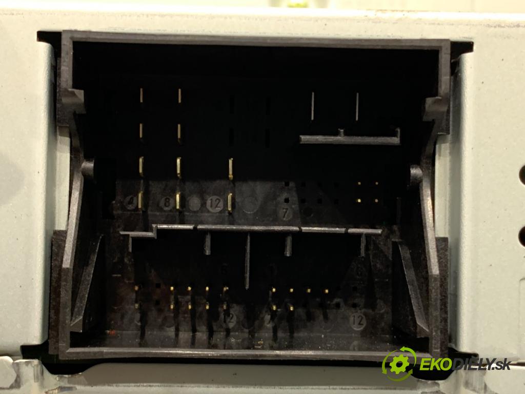 SKODA FABIA III liftback 2018 55 kW 1.0 999 RADIO 6V0035871J (Audio zariadenie)