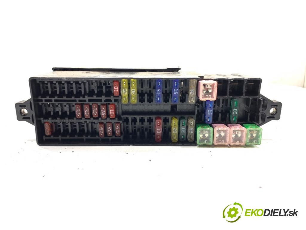 SKODA FABIA III liftback 2018 55 kW 1.0 999 skříňka poistková 6C0937615A (Pojistková skříňka)