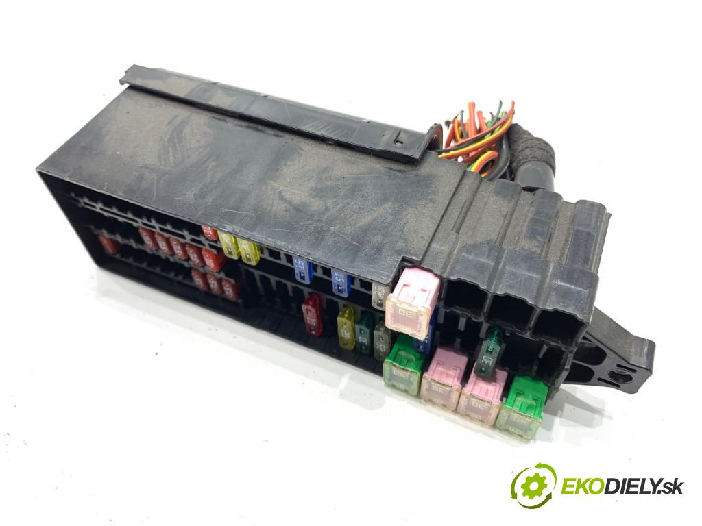 SKODA FABIA III liftback 2018 55 kW 1.0 999 skříňka poistková 6C0937615A (Pojistková skříňka)