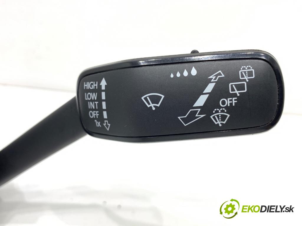 SKODA FABIA III liftback 2018 55 kW 1.0 999 Prepínač kombinovaný 2Q0953521AE (Prepínacie páčky pod volantom)