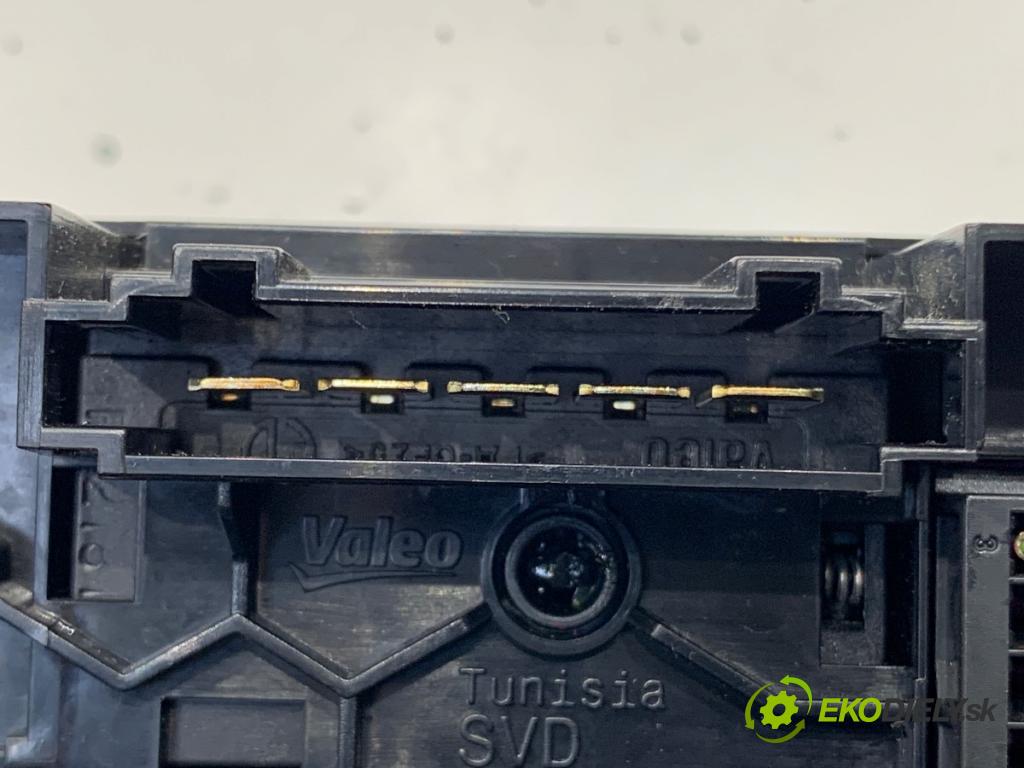 SKODA FABIA III liftback 2018 55 kW 1.0 999 Panel ovládania kúrenia 6V0820045C (Prepínacie páčky pod volantom)