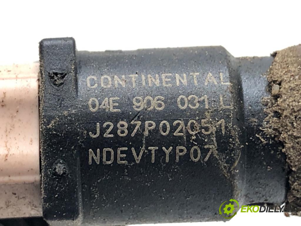 SKODA FABIA III liftback 2018 55 kW 1.0 999 Lišta vstrekovacia 04C133313 (Vstrekovacia lišta)