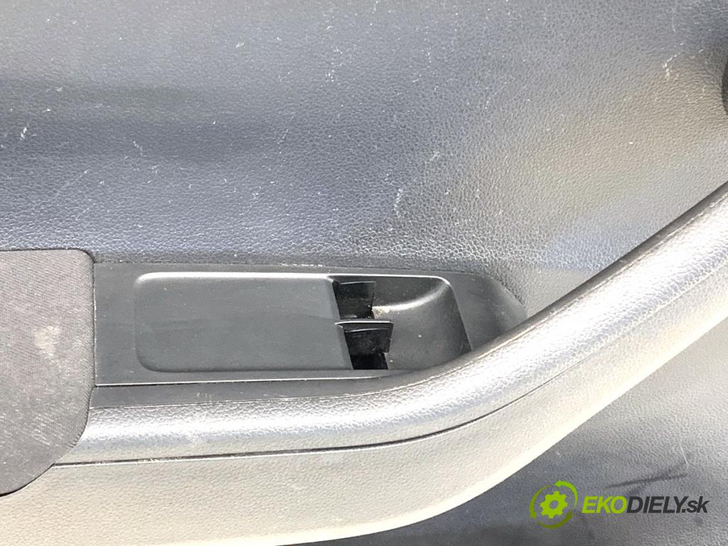 SKODA FABIA III liftback 2018 55 kW 1.0 999 čalúnenie Dvere ľavy predný 6V1867013K