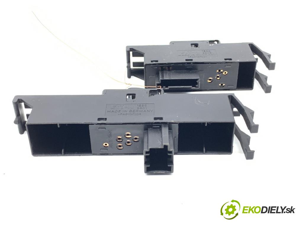 BMW E46 sedan 2000 100 kW 320 d 1951 Prepínač okien 6902176 (Prepínacie páčky pod volantom)