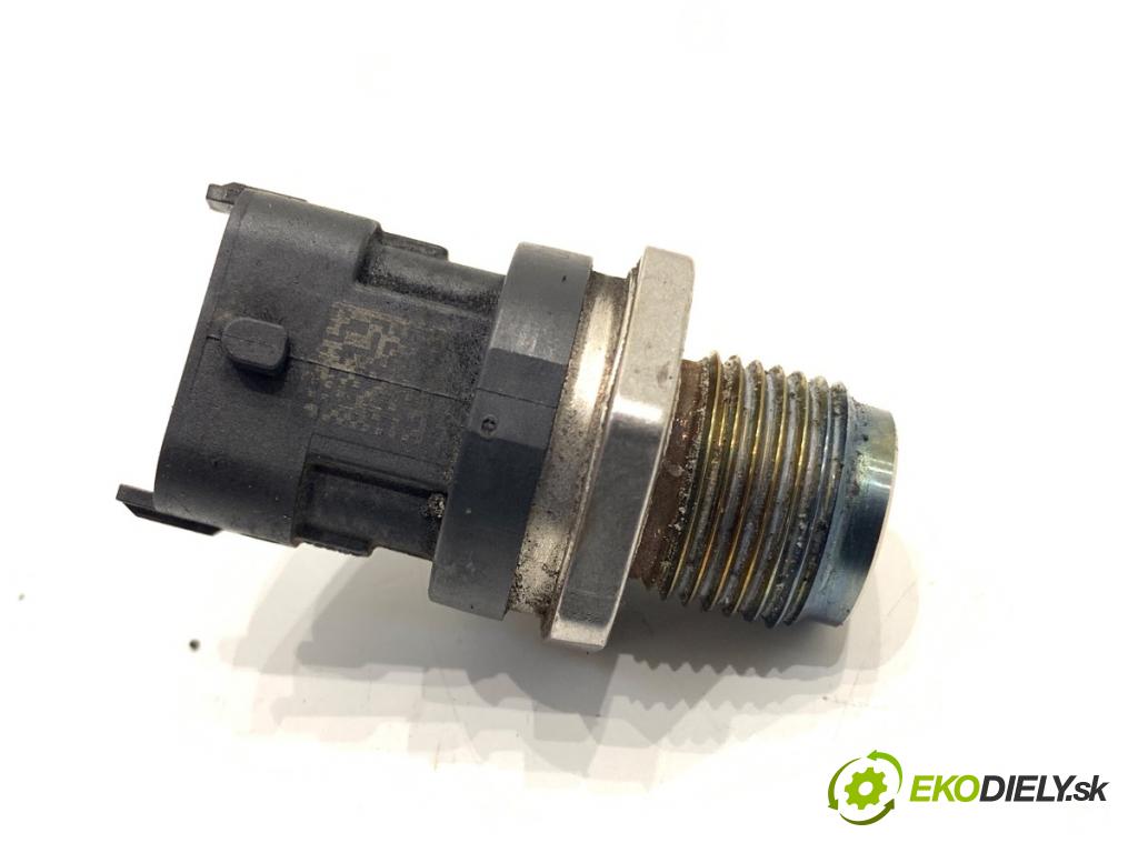 FIAT GRANDE PUNTO liftback 2005 96 kW 1.9 D Multijet 1910 Snímač tlaku paliva 0281002706 (Snímač)