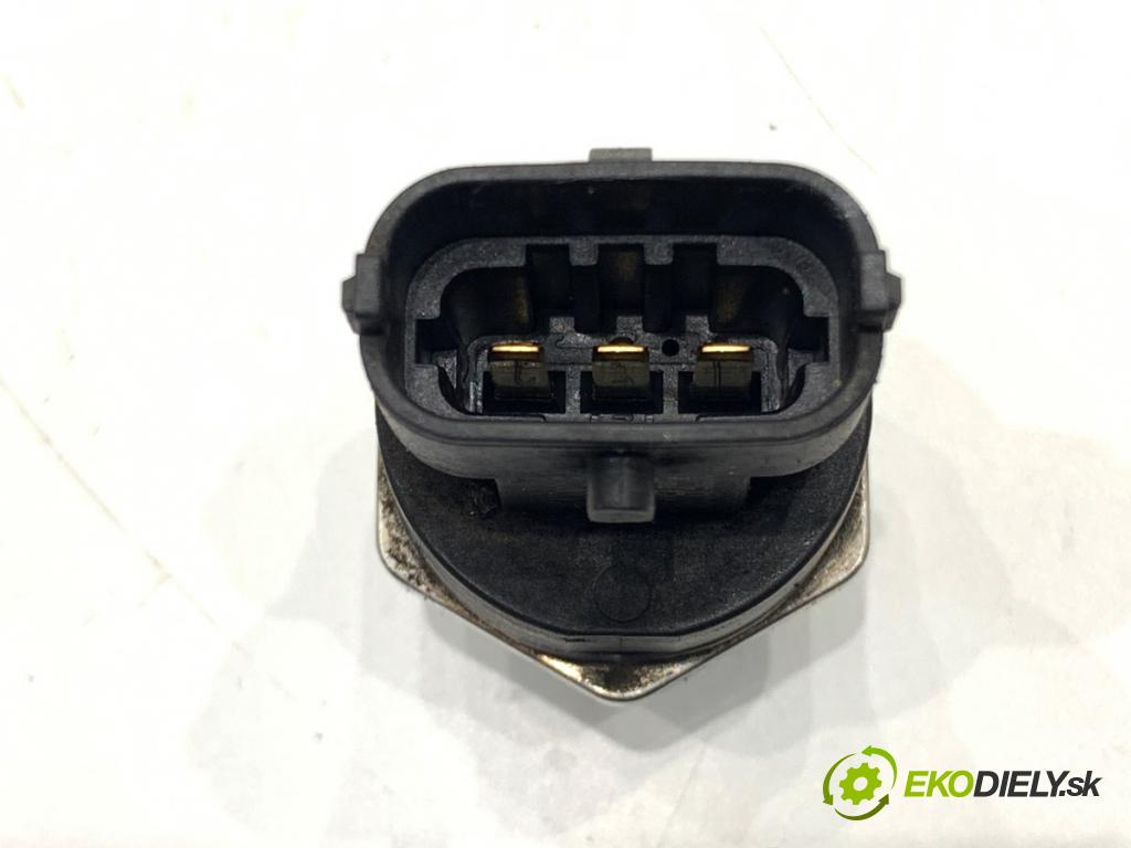 FIAT GRANDE PUNTO liftback 2005 96 kW 1.9 D Multijet 1910 Snímač tlaku paliva 0281002706 (Snímač)