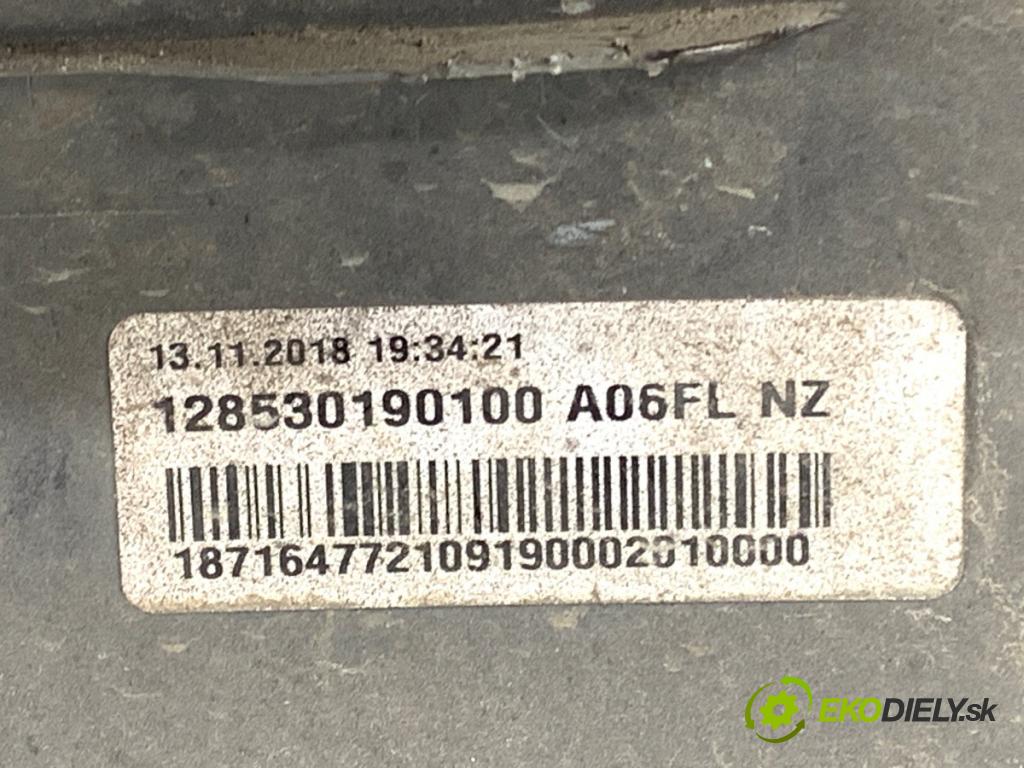 SKODA FABIA III liftback 2018 55 kW 1.0 999 nárazník zadní část  (Klika dveří ostatní)