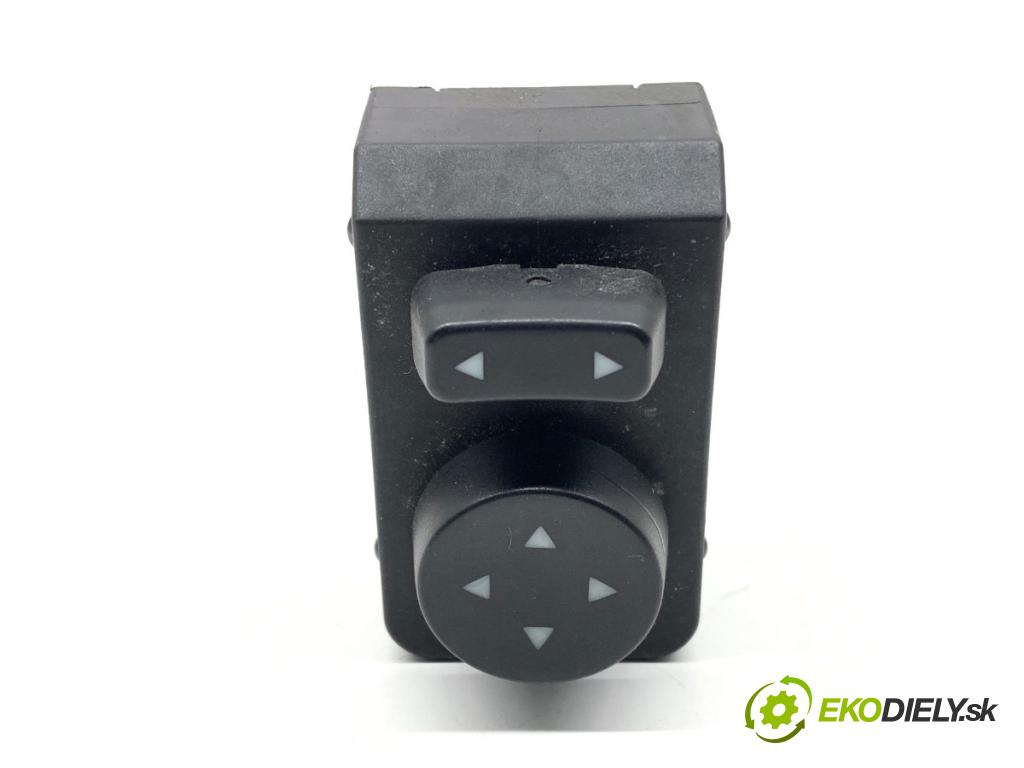 FIAT GRANDE PUNTO liftback 2005 96 kW 1.9 D Multijet 1910 Prepínač nastavenia spätných zrkadiel  (Prepínacie páčky pod volantom)