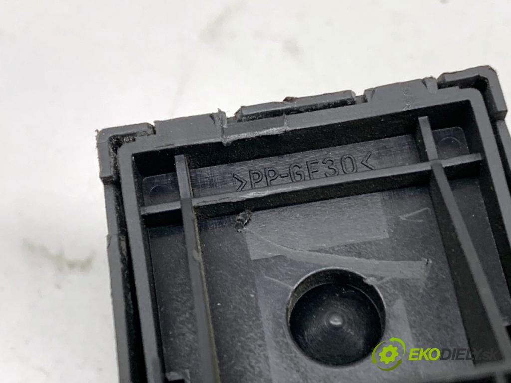 FIAT GRANDE PUNTO liftback 2005 96 kW 1.9 D Multijet 1910 Prepínač nastavenia spätných zrkadiel  (Prepínacie páčky pod volantom)