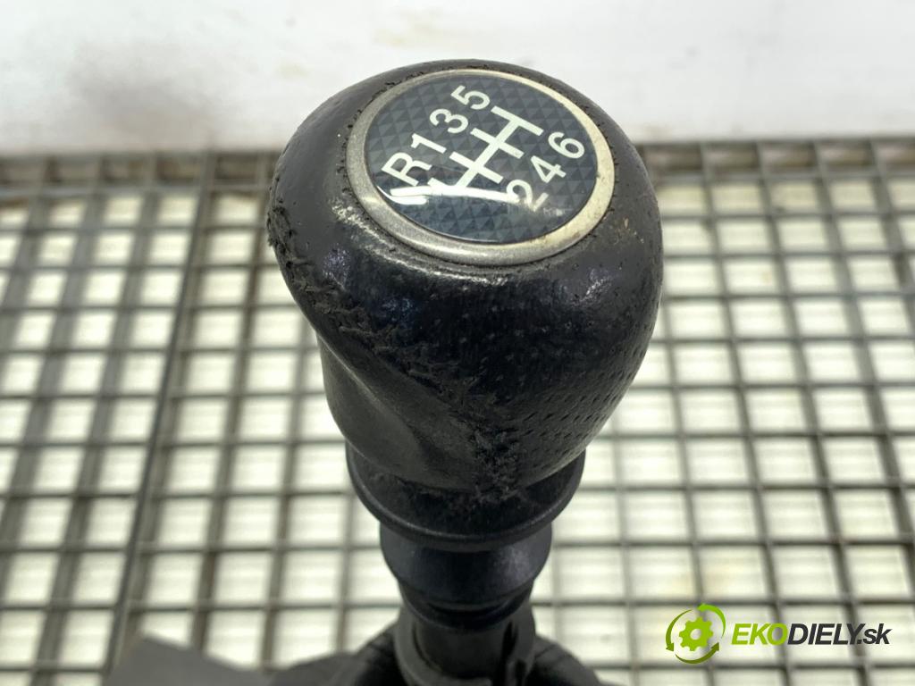 FIAT GRANDE PUNTO liftback 2005 96 kW 1.9 D Multijet 1910 Kulisa 0055348492 (Rýchlostná páka (kulisa))