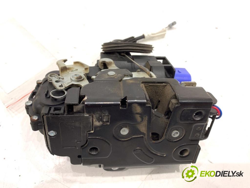 SKODA ROOMSTER nadwozie wielkoprzestrzenne (MPV) 2007 77 kW 1.9 TDI 1896 zámok dveře levý přední část 