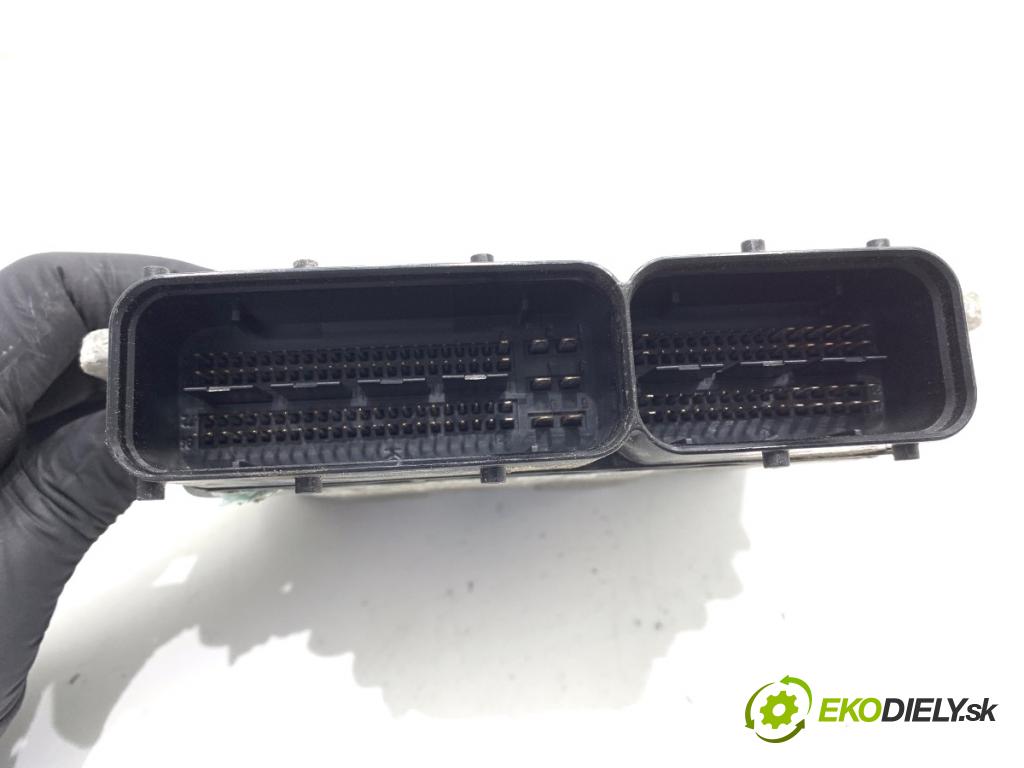 SKODA ROOMSTER nadwozie wielkoprzestrzenne (MPV) 2007 77 kW 1.9 TDI 1896 riadiaca jednotka Motor 03G906013E (Riadiaca jednotka)