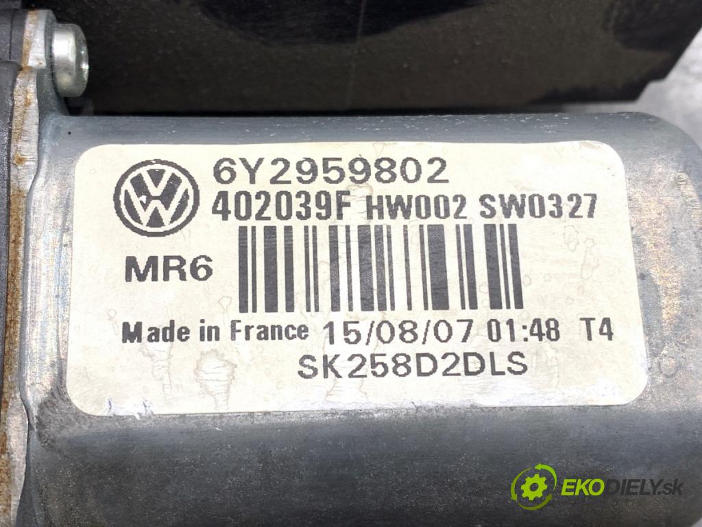 SKODA ROOMSTER nadwozie wielkoprzestrzenne (MPV) 2007 77 kW 1.9 TDI 1896 mechanismus okna levý přední část 6Y2959802
