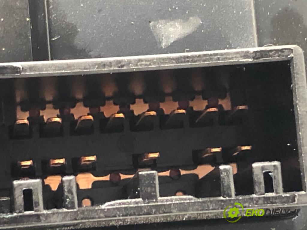 KIA STINGER liftback 2019 272 kW 3.3 T-GDi 4WD 3342 Prepínač kombinovaný 93401-J5510 (Prepínacie páčky pod volantom)