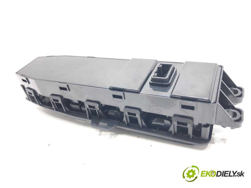 KIA STINGER liftback 2019 272 kW 3.3 T-GDi 4WD 3342 přepínač oken 93570J5000 (Páčky pod volantem)