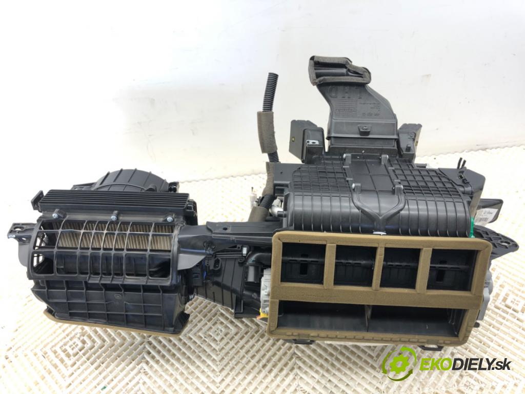 KIA STINGER liftback 2019 272 kW 3.3 T-GDi 4WD 3342 topné těleso radiátor topení komplet KOMBAJN  (Radiátor topení)