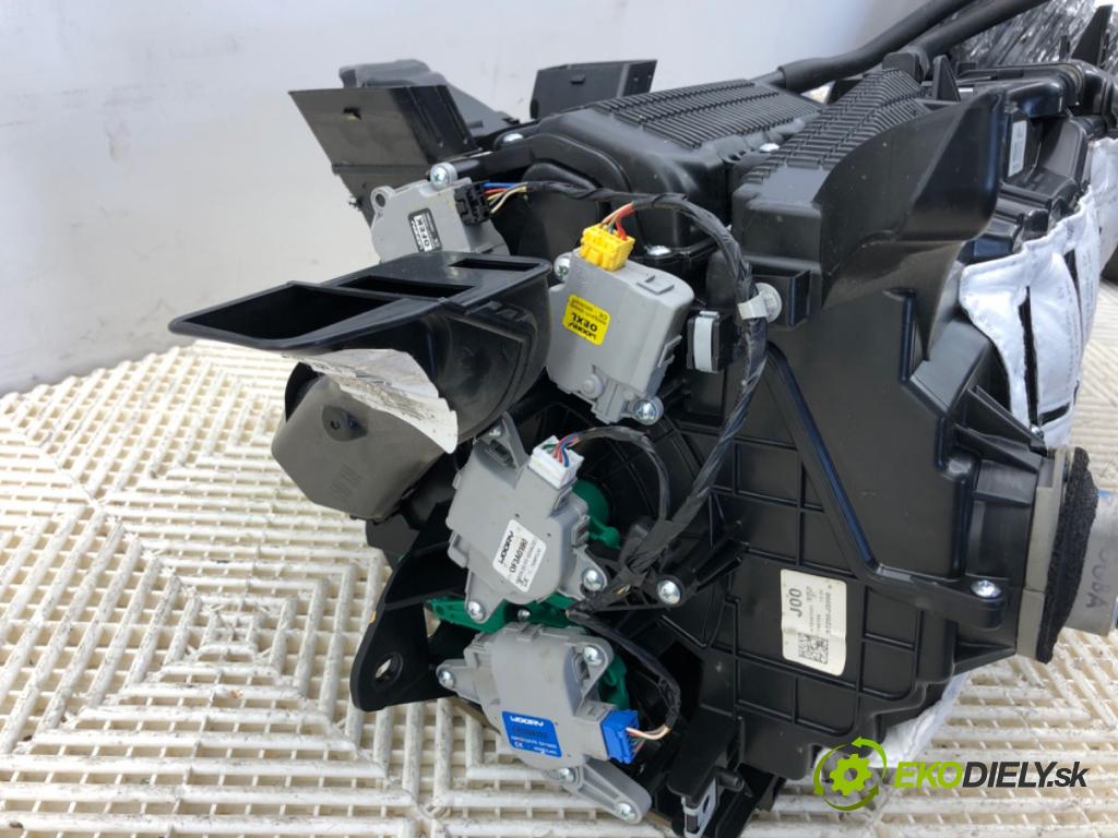 KIA STINGER liftback 2019 272 kW 3.3 T-GDi 4WD 3342 topné těleso radiátor topení komplet KOMBAJN  (Radiátor topení)