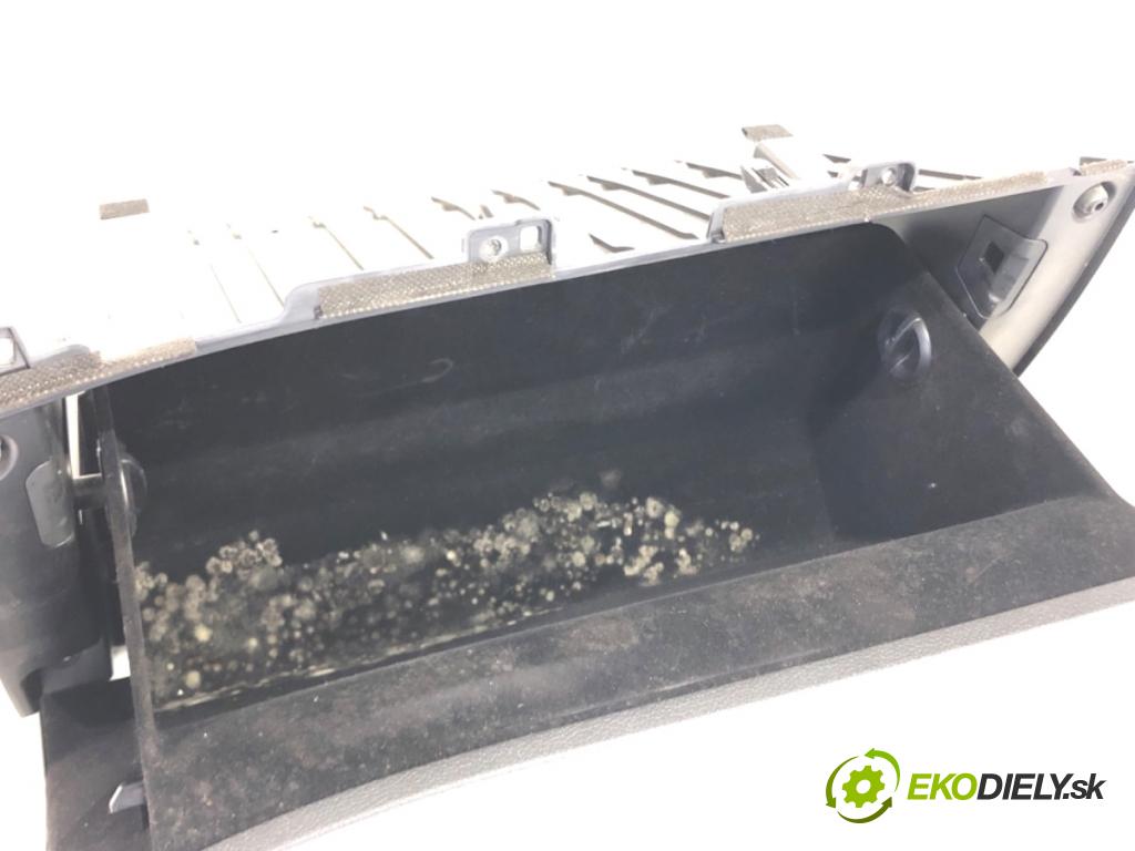 KIA STINGER liftback 2019 272 kW 3.3 T-GDi 4WD 3342 Priehradka, kastlík spolujazdca 84511-J5000 (Priehradka (kastlík))