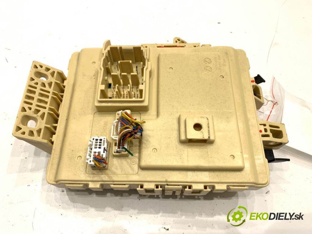 KIA STINGER liftback 2019 272 kW 3.3 T-GDi 4WD 3342 skříňka poistková 91951-J5283 (Pojistková skříňka)