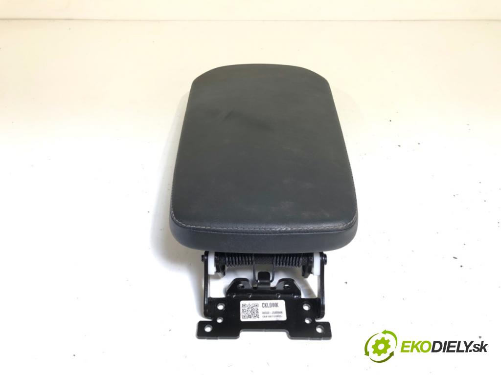 KIA STINGER liftback 2019 272 kW 3.3 T-GDi 4WD 3342 Lakťová opierka 84660-J5000WK (Lakťová opierka)