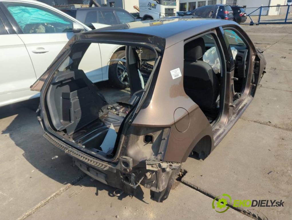 SKODA FABIA III liftback 2018 55 kW 1.0 999 KAROSERIA ČTVRŤÁK blatník zadní část levý pravý práh střecha PODŁUŻNICA levý pravý