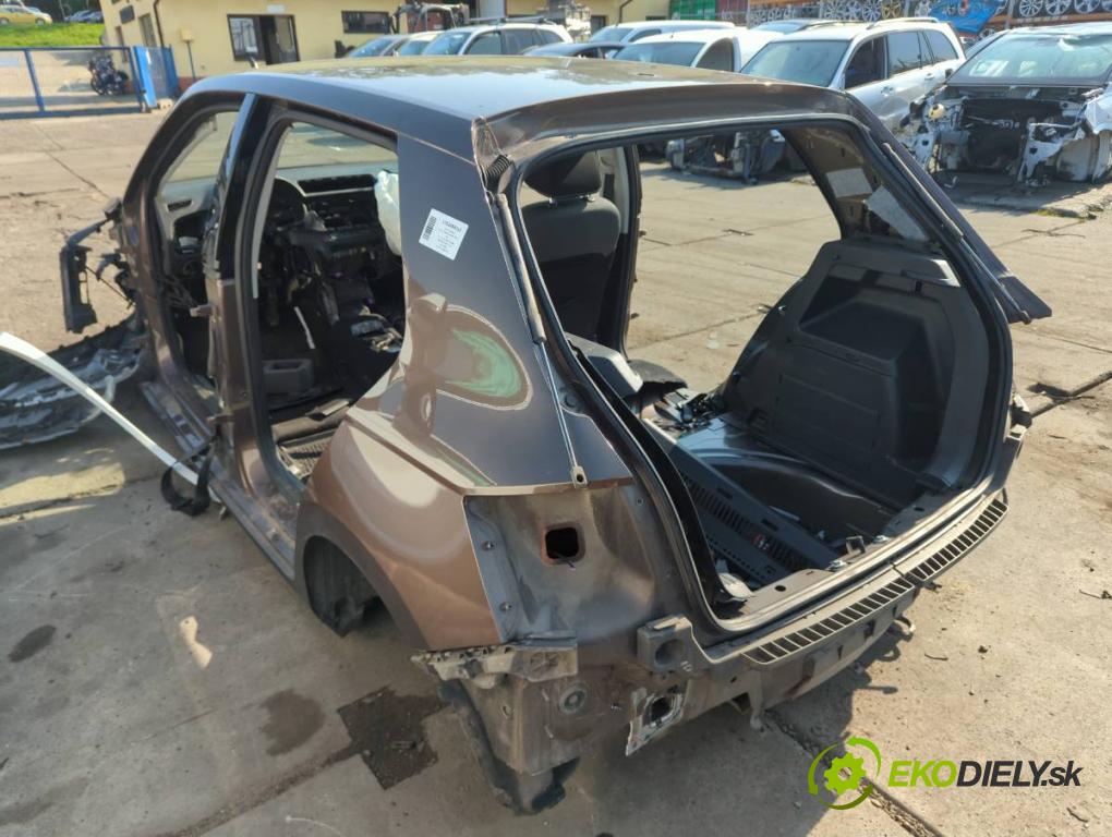 SKODA FABIA III liftback 2018 55 kW 1.0 999 KAROSERIA ČTVRŤÁK blatník zadní část levý pravý práh střecha PODŁUŻNICA levý pravý