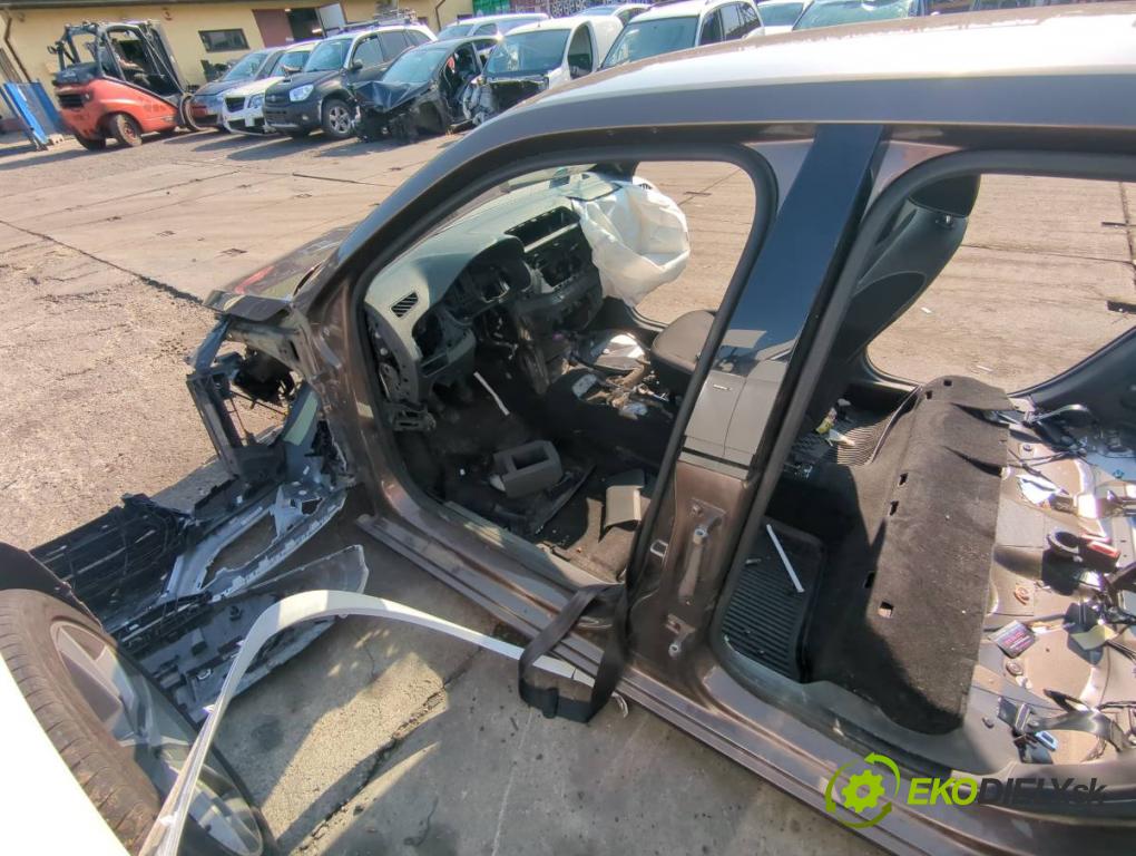 SKODA FABIA III liftback 2018 55 kW 1.0 999 KAROSERIA ČTVRŤÁK blatník zadní část levý pravý práh střecha PODŁUŻNICA levý pravý
