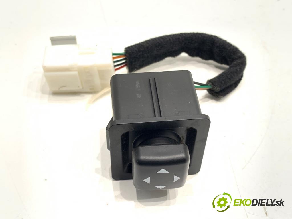 KIA STINGER liftback 2019 272 kW 3.3 T-GDi 4WD 3342 Prepínač nastavenia volantu  (Prepínacie páčky pod volantom)