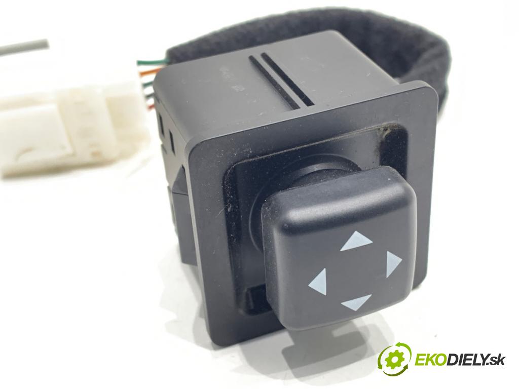 KIA STINGER liftback 2019 272 kW 3.3 T-GDi 4WD 3342 Prepínač nastavenia volantu  (Prepínacie páčky pod volantom)