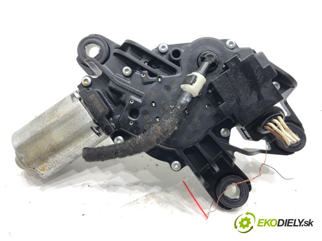 VW GOLF V liftback 2007 77 kW 1.9 TDI 1896 motor stěračů zadní část 1K6955711C
