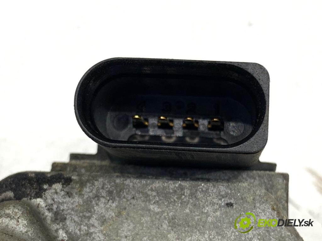 VW GOLF V liftback 2007 77 kW 1.9 TDI 1896 Škrtiaca klapka 03G128063C (Škrtiaca klapka)