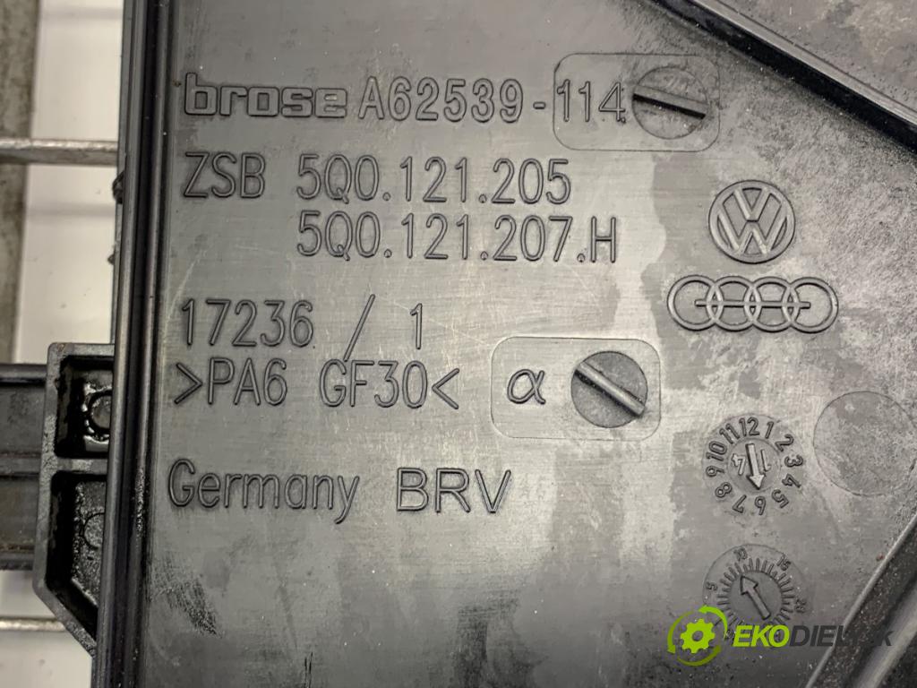 SKODA OCTAVIA III Kombi 2015 77 kW 1.6 TDI 1598 Ventilátor chladiča 5Q0121205 (Ventilátor)