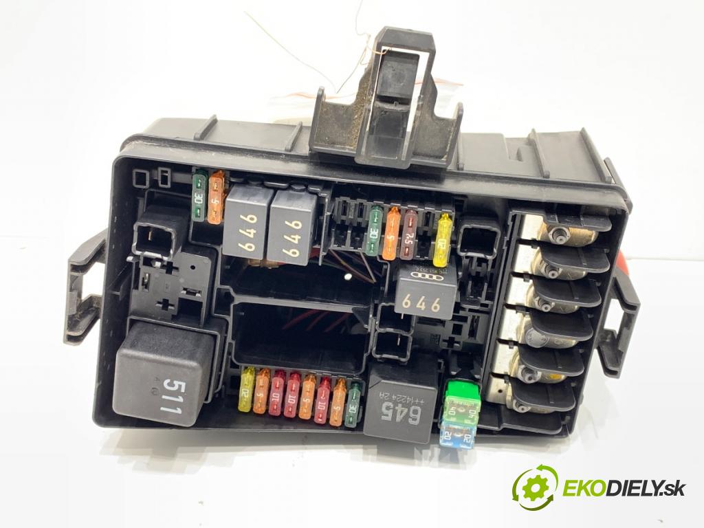 SKODA OCTAVIA III Kombi 2015 77 kW 1.6 TDI 1598 skříňka poistková 5Q0907361B (Pojistková skříňka)