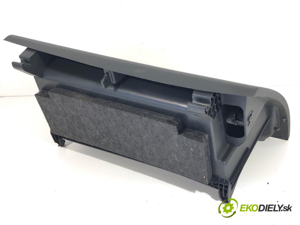 SKODA OCTAVIA III Kombi 2015 77 kW 1.6 TDI 1598 Priehradka, kastlík spolujazdca  (Priehradka (kastlík))