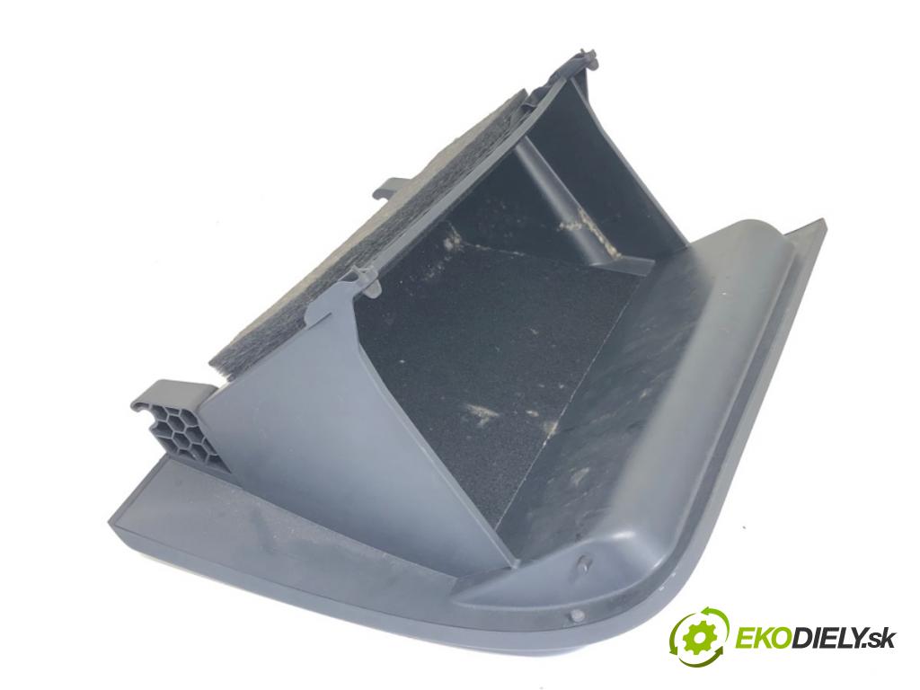 SKODA OCTAVIA III Kombi 2015 77 kW 1.6 TDI 1598 Priehradka, kastlík spolujazdca  (Priehradka (kastlík))