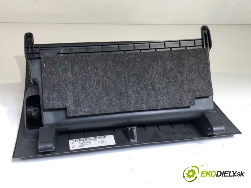 SKODA OCTAVIA III Kombi 2015 77 kW 1.6 TDI 1598 Priehradka, kastlík spolujazdca  (Priehradka (kastlík))