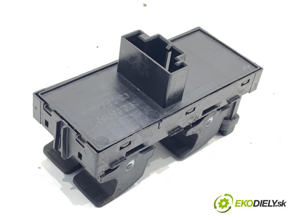 SKODA OCTAVIA III Kombi 2015 77 kW 1.6 TDI 1598 Prepínač okien 5E0959857 (Prepínacie páčky pod volantom)