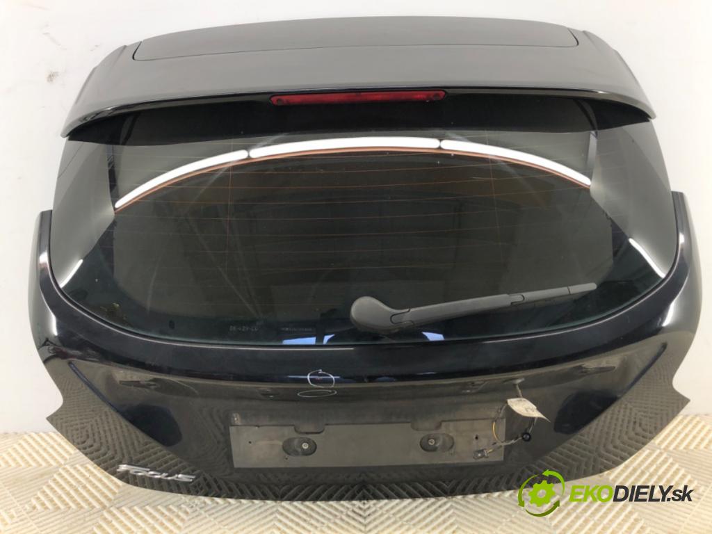 FORD FOCUS III liftback 2014 85 kW 1.6 TDCi 1560 kapota zadní část 