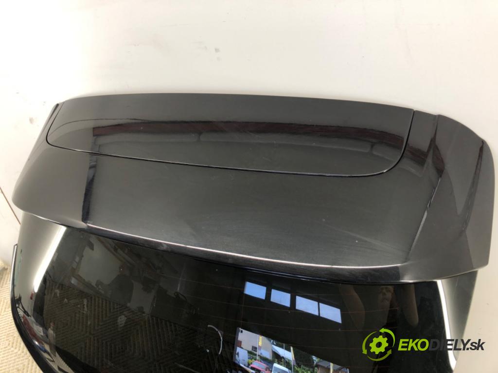 FORD FOCUS III liftback 2014 85 kW 1.6 TDCi 1560 kapota zadní část
