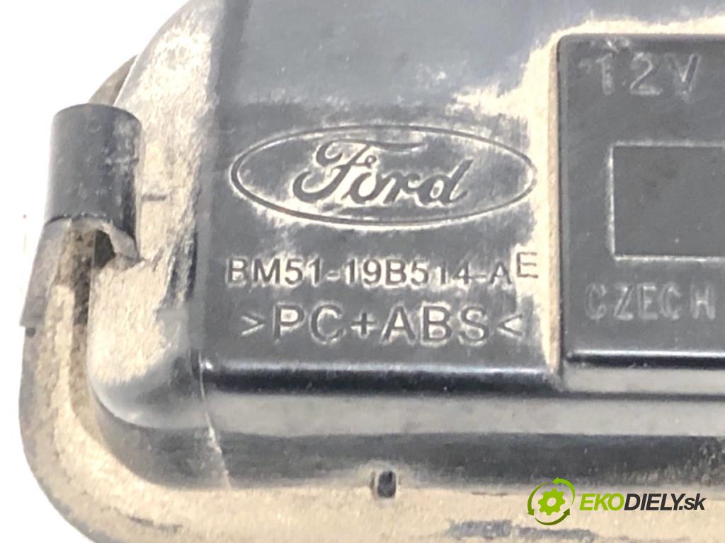 FORD FOCUS III liftback 2014 85 kW 1.6 TDCi 1560 klika dveří zadní část BM51-19B514-AE