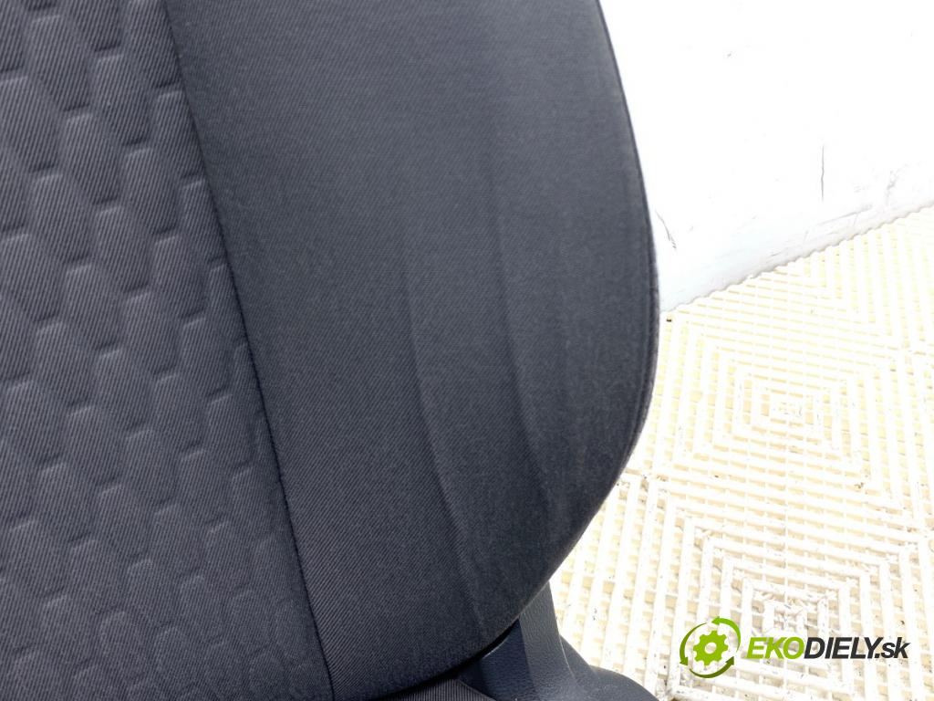 FORD FOCUS III liftback 2014 85 kW 1.6 TDCi 1560 Sedadlo ľavy predný