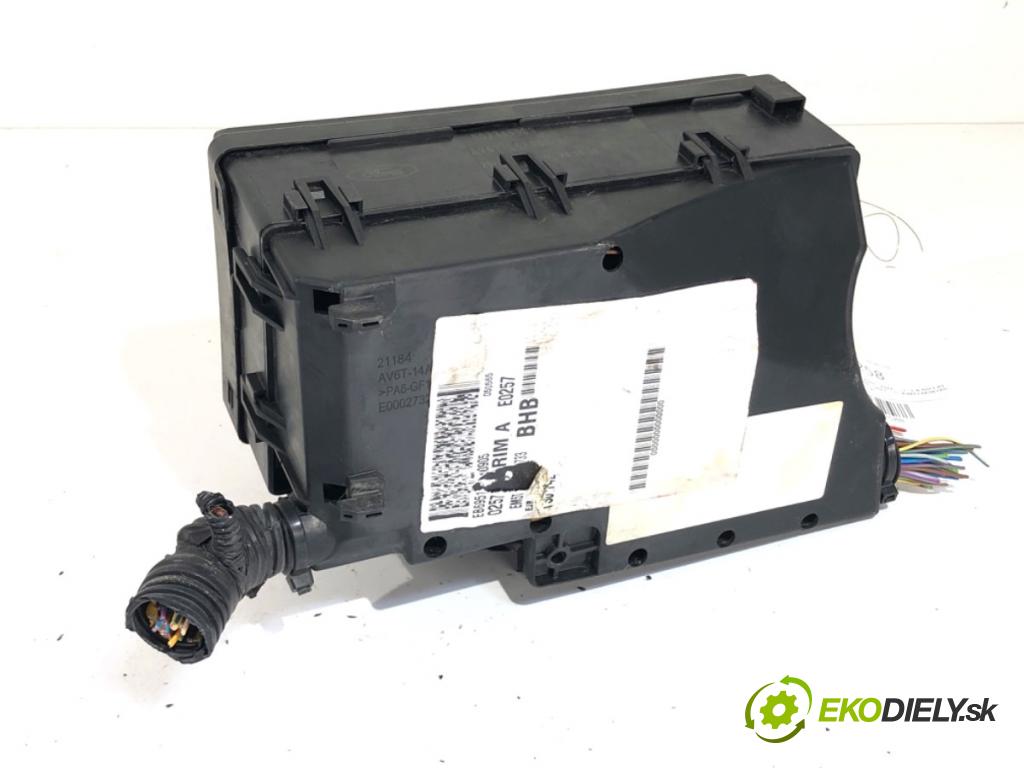 FORD FOCUS III liftback 2014 85 kW 1.6 TDCi 1560 skříňka poistková AV6T-14A067-AD (Pojistková skříňka)