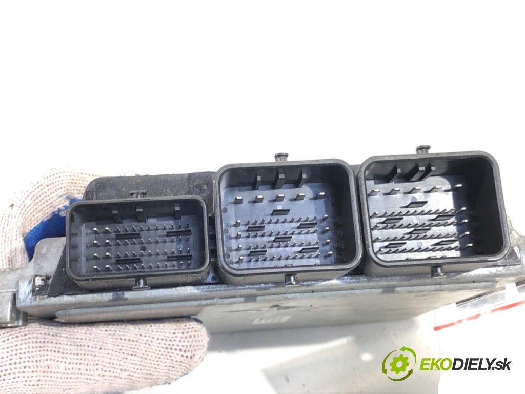 FORD FOCUS III liftback 2014 85 kW 1.6 TDCi 1560 riadiaca jednotka Motor BV61-12A650-EEB (Riadiaca jednotka)