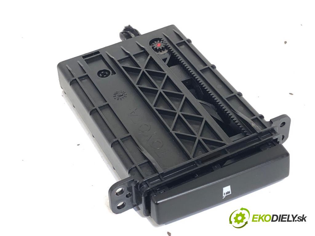 TOYOTA AVENSIS T25 sedan 2004 95 kW 1.8 (ZZT251_) 1794 držák na nápoje  (Držák nápojů)