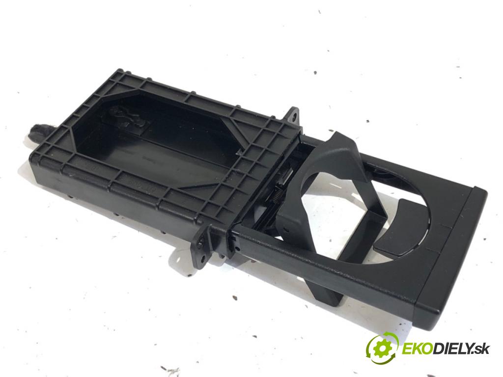 TOYOTA AVENSIS T25 sedan 2004 95 kW 1.8 (ZZT251_) 1794 držák na nápoje  (Držák nápojů)