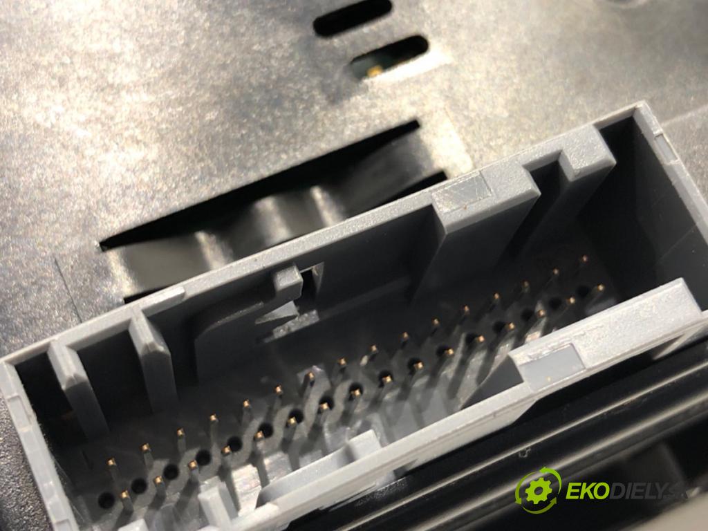 OPEL ASTRA H liftback 2010 85 kW 1.6 (L48) 1598 Panel ovládania kúrenia 13274233 (Prepínacie páčky pod volantom)