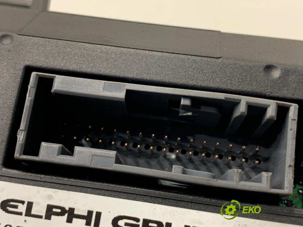 OPEL ASTRA H liftback 2010 85 kW 1.6 (L48) 1598 Dislpej 13275077 (Prístrojová doska)